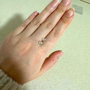 Natural stone ear stud